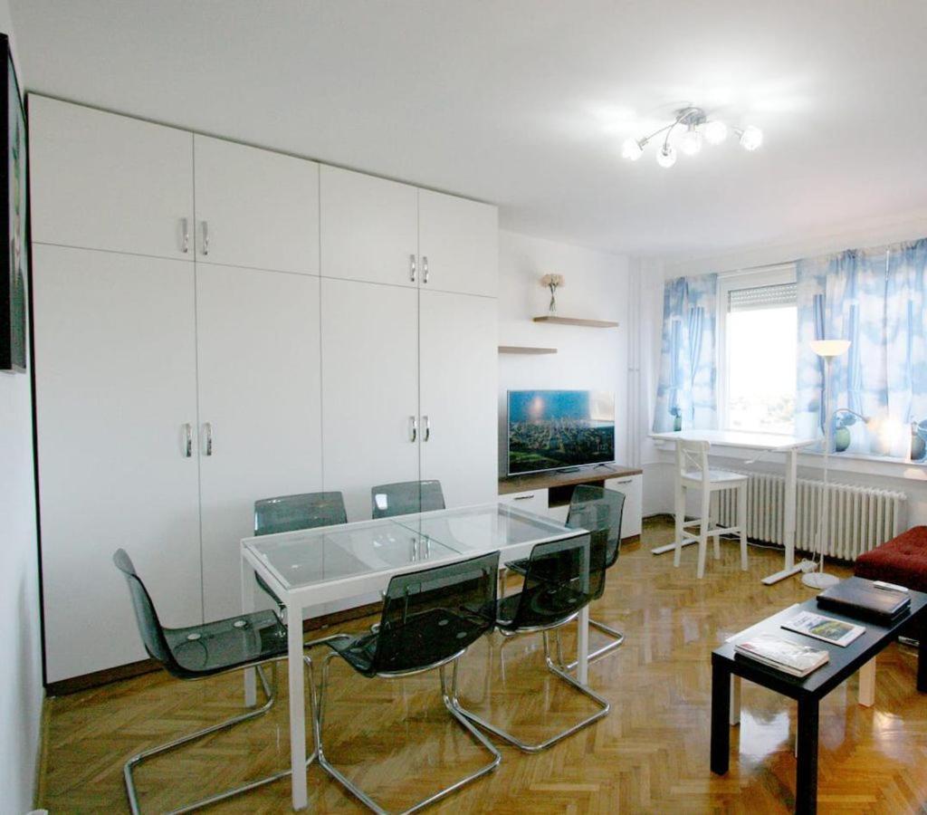 Magritte Business Grade Comfortable Apartment. Belgrad Exterior foto